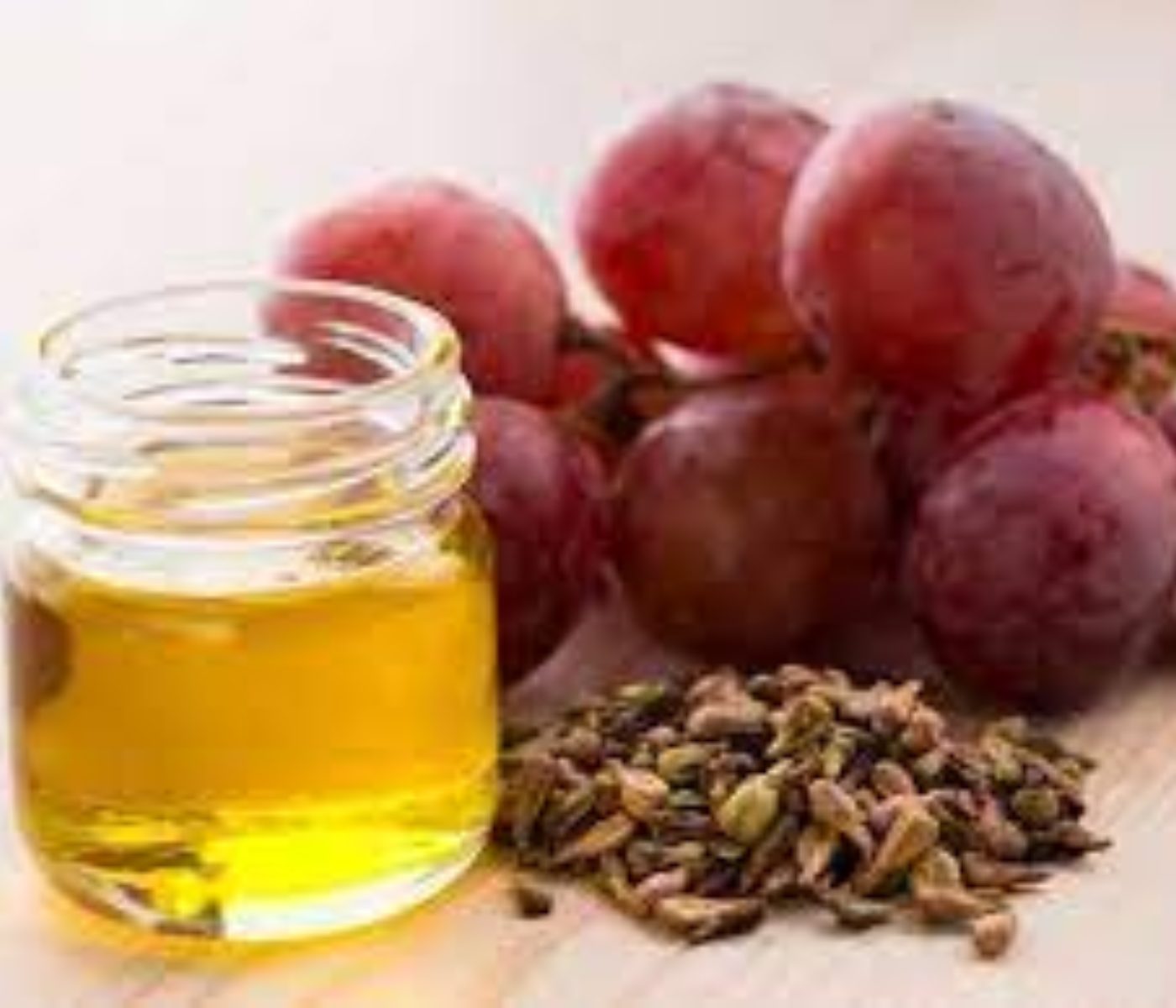 Reduction of antibiotic use with grape extracts