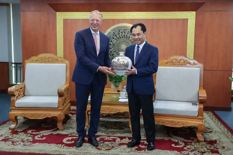Vietnam boosts livestock partnership with De Heus and Hung Nhon