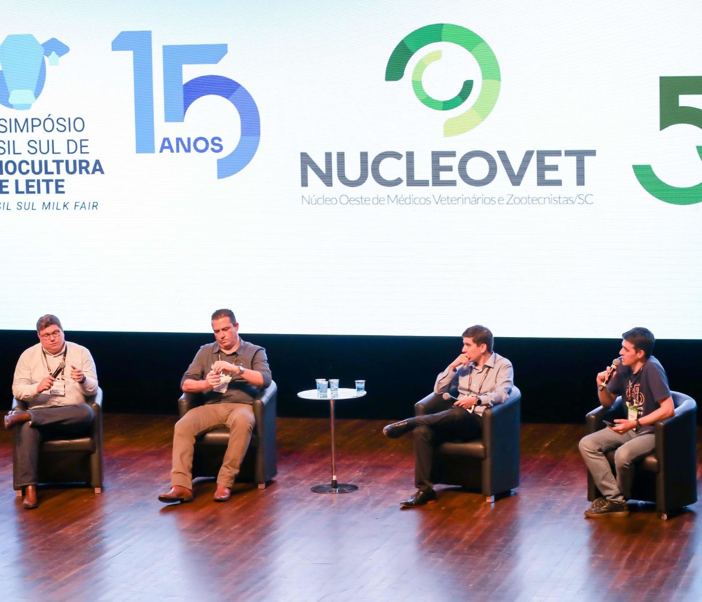 Tecnologias em nutrição de vacas leiteiras encerram programação científica