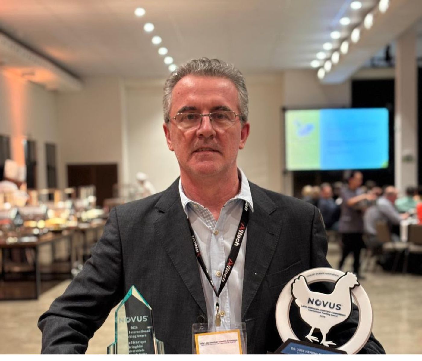 José Henrique Stringhini recibe el Premio Internacional NOVUS